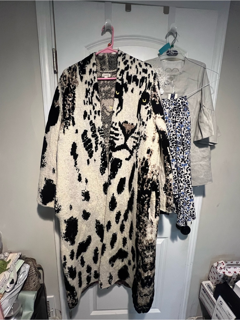Pilero Leopard Print Sweater
Duster - Picture 4 of 7